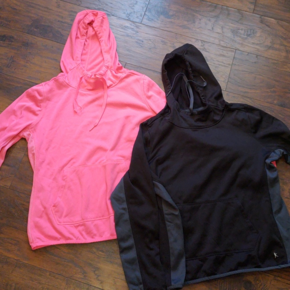Bundled* two hoodies L